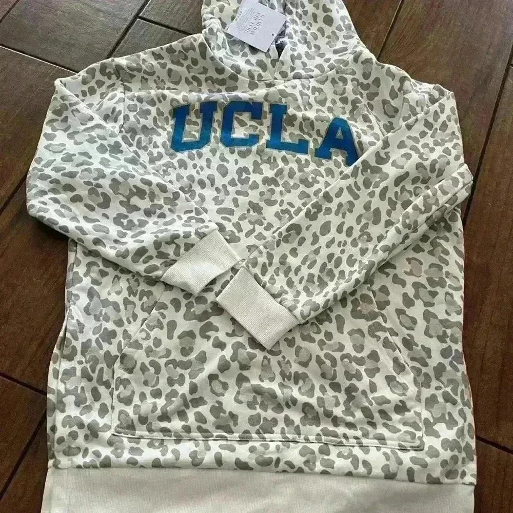 NWT Women's Gameday Couture White UCLA Bruins Leopard Print pullover - Picture 2 of 2